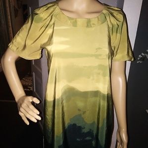 Vera Wang top Sz 4 like New
